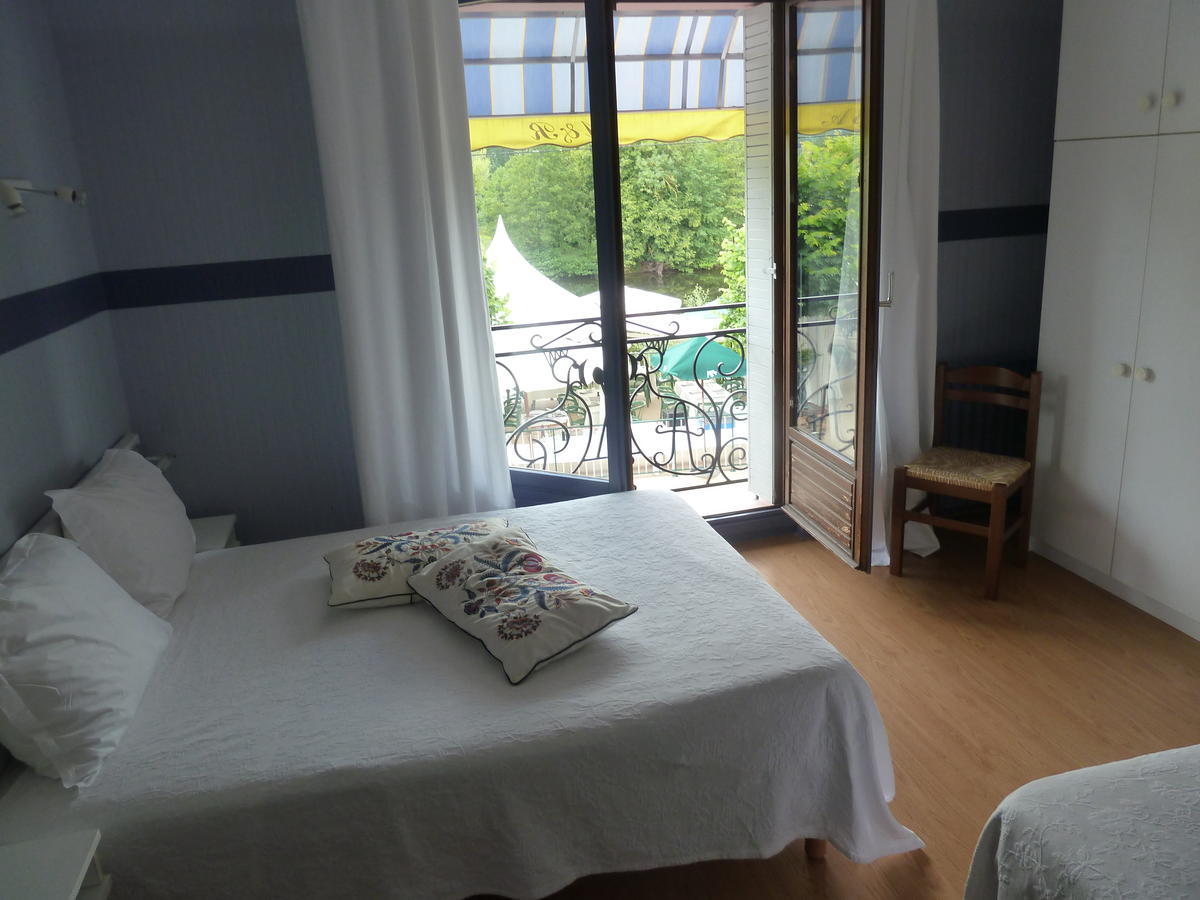 Auberge Les Tilleuls Vincelottes Habitación foto